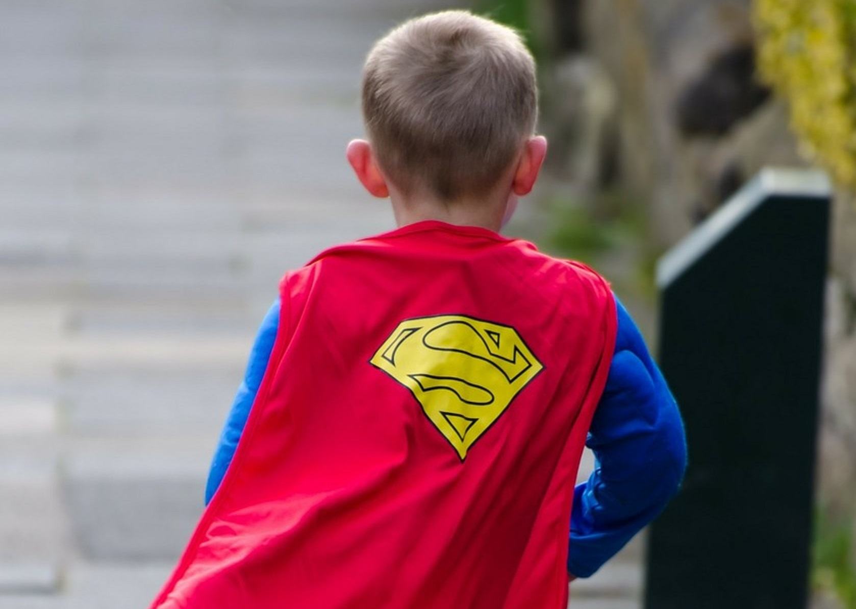 Copilul tau poate fi propriul super-erou. Cum ii invatam pe cei mici sa faca fata provocarilor
